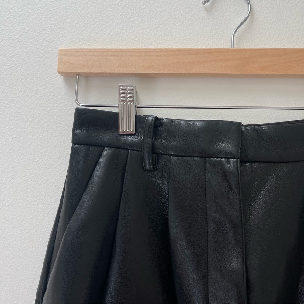 Aritzia Wilfred Limerick Short - Picture 2 of 7